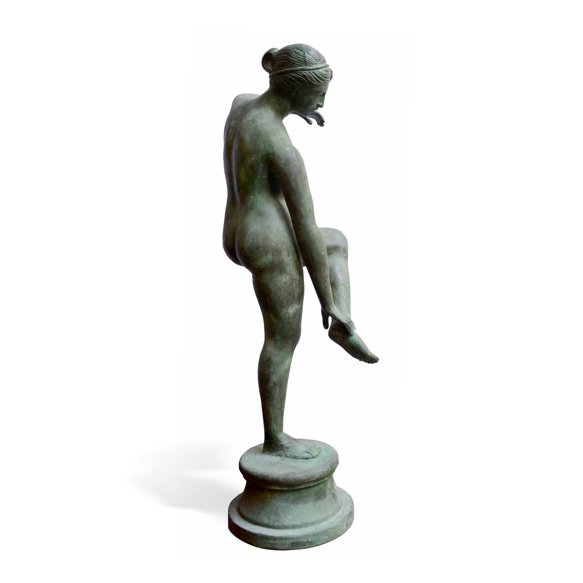 Statua in bronzo della dea dell'amore